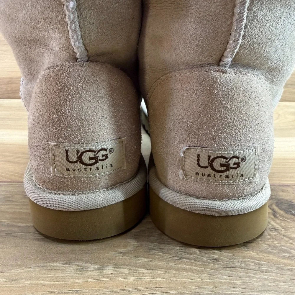UGG Classic Short Boots Womens 7 Suede Beige Cream Shearling Sherpa Lined